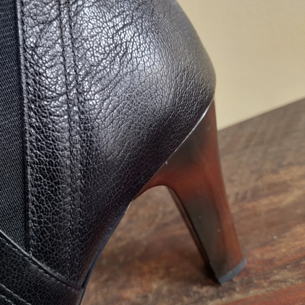 Donald Pliner Black Ankle Boots Size 9.5 - Picture 7 of 9